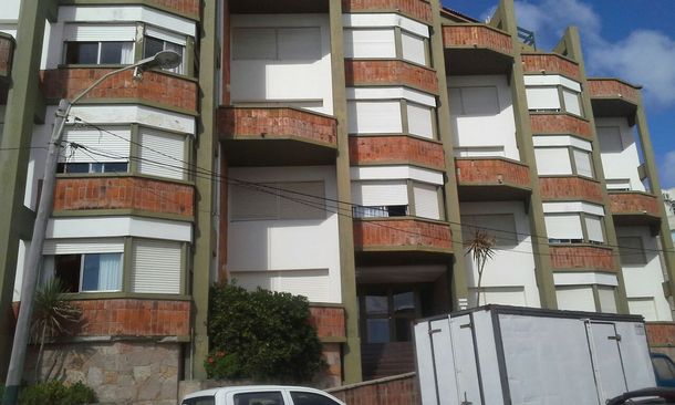 En el tanque de agua de este edificio lo encontraron