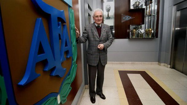 El vocero de Julio Grondona que vivía en la AFA pide una jubilación digna