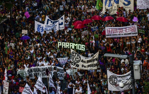 #8M: Multitudinaria marcha por el Día Internacional de la Mujer
