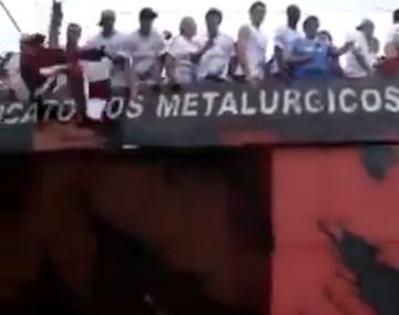 VIDEO: una protesta de obreros que terminó en tragedia en Brasil