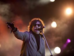 Video: Carlos Vives, Serrat, Caetano Veloso y muchos artistas más saludaron a Charly García por su cumpleaños
