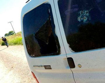 Ésta es la camioneta que abandonaron los tres sospechosos