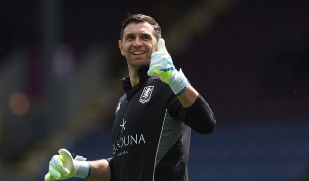El gigante inglés que quiere al Dibu Martínez para reemplazar a una leyenda