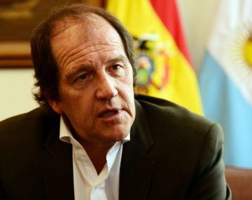 El embajador argentino confirmó que tienen la faja de Fabricaciones Militares Argentinas