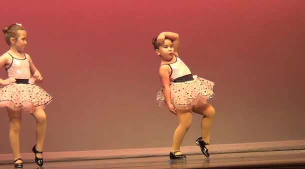 Una nena que baila con toda la onda se vuelve viral en la red