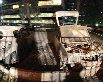 Cuatro fueron los autos incendiados