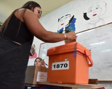 Balotaje: Uruguay vota este domingo entre Yamandú Orsi y Álvaro Delgado