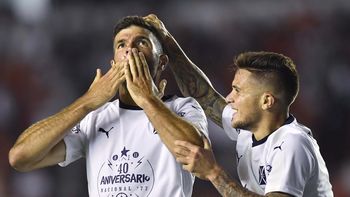 Gigliotti celebrando el gol del empate Gigliotti celebrando el gol del empate