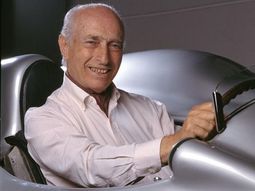 los restos de fangio seran exhumados hoy por pedido de un supuesto hijo los restos de fangio seran exhumados hoy por pedido de un supuesto hijo