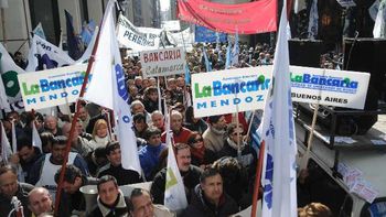 los bancarios se niegan a dar marcha atras con el acuerdo los bancarios se niegan a dar marcha atras con el acuerdo