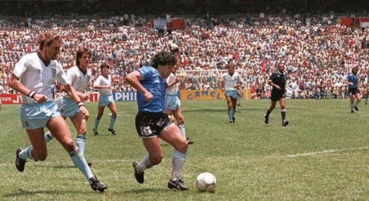 VIDEO: El Gol del Siglo de Maradona a Inglaterra, desde todos los ángulos