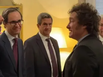 Milei se reunió con empresarios en la embajada argentina en Madrid