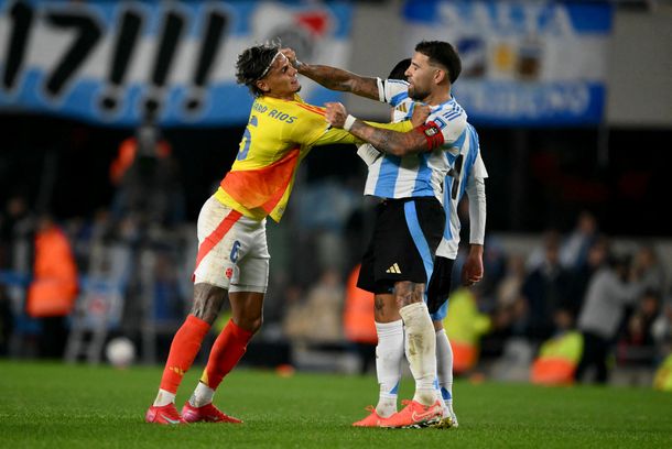 El picante cruce entre Nicolás Otamendi y Richard Ríos en el final del partido: Estás viejo...