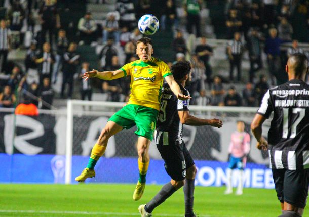 Copa Sudamericana: con doblete de Uvita Fernández, Defensa y Justicia venció Botafogo y se metió en semis