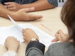 La demanda laboral se desacelera de la mano del enfriamiento de la actividad económica. La demanda laboral se desacelera de la mano del enfriamiento de la actividad económica.