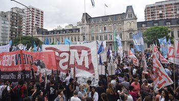 Trabajadores protestaron en contra de los despidos Trabajadores protestaron en contra de los despidos