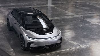 El Faraday FF91 acelera más rápido que un Fórmula 1 - Crédito: eldiario24.com El Faraday FF91 acelera más rápido que un Fórmula 1 - Crédito: eldiario24.com