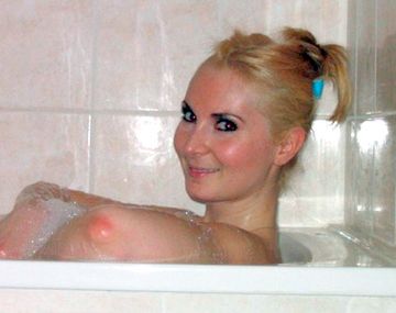 Según Facebook un codo es lo mismo que un pecho