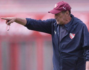 Falcioni dijo que por el penal contra Racing se contagió Covid-19