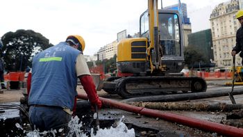 por el metrobus, se rompio un cano e inundo la 9 de julio por el metrobus, se rompio un cano e inundo la 9 de julio