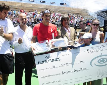 Federer y Del Potro brindaron una clínica de tenis para los niños