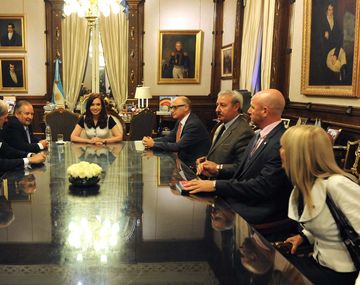 La Presidente se reunió con la dirigencia de la DAIA