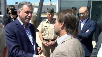 El presidente Luis Lacalle Pou y el intendente Yamandú Orsi tuvieron un cruce por el escándalo del narco uruguayo Marset. El presidente Luis Lacalle Pou y el intendente Yamandú Orsi tuvieron un cruce por el escándalo del narco uruguayo Marset.