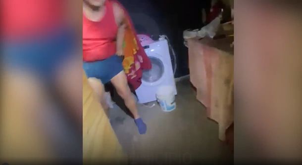 VIDEO: Desbarataron a una banda criminal y a un integrante lo detuvieron cuando mantenía relaciones con su pareja