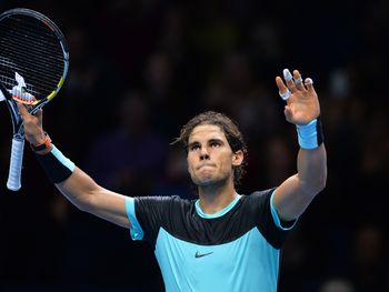 Nadal barrió a Murray y clasificó a semis del Master de Londres