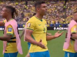 Six, seven, out: Casemiro empató, bailó y salió lesionado Six, seven, out: Casemiro empató, bailó y salió lesionado