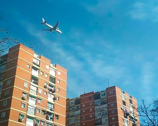 Susto en Madrid por el aterrizaje de emergencia de un avión Boeing 767