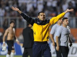 ¿riquelme quiso patear al arco o tiro el centro? ¿riquelme quiso patear al arco o tiro el centro?