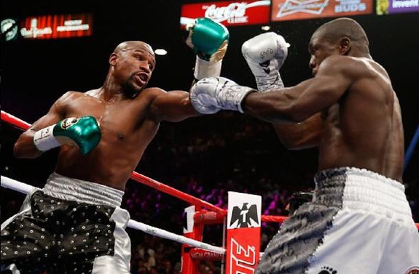 Mayweather ganó con comodidad, mantuvo su invicto y confirmó el retiro