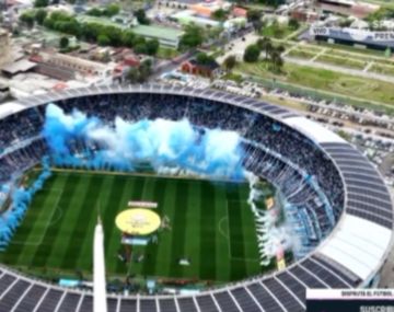 El impresionante recibimiento de los hinchas de Racing para el clásico ante Independiente