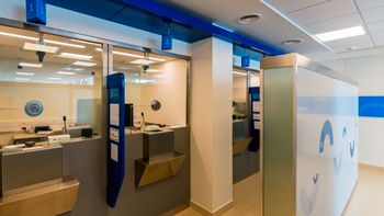 otra vez paran los bancos: martes y miercoles atenderan solo hasta las 12 otra vez paran los bancos: martes y miercoles atenderan solo hasta las 12