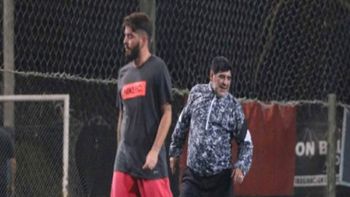 video: maradona y diego jr. compartieron un partido de futbol video: maradona y diego jr. compartieron un partido de futbol