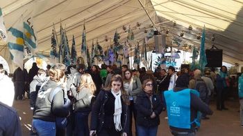 distintas organizaciones marchan al cabildo bajo la consigna buitres o argentina distintas organizaciones marchan al cabildo bajo la consigna buitres o argentina