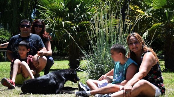 Se exiliarán para proteger a su hijo autista de la pirotecnia (Rionegro.com.ar).