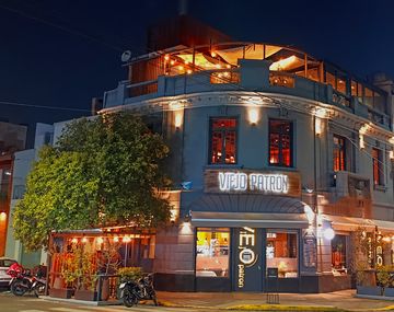 La parrilla de Liniers que celebra 10 años de historia de la mano de un sommelier de carnes
