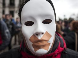 polemica por el intento de ocultar a blanqueadores y la amenaza a periodistas polemica por el intento de ocultar a blanqueadores y la amenaza a periodistas