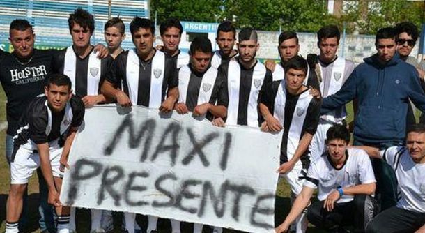 Los jugadores fueron hasta Pergamino para homenajear a su compañero