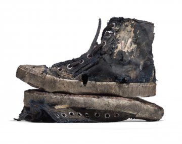Balenciaga vende zapatillas rotas a un precio exorbitante: cuánto salen