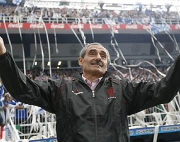 El DT fue subcampeón del Clausura 2009 dirigiendo a Huracán