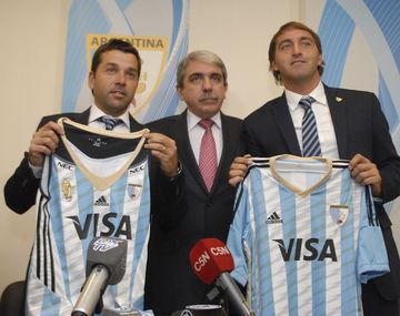 Santiago Capurro fue presentado como entrenador de Las Leonas