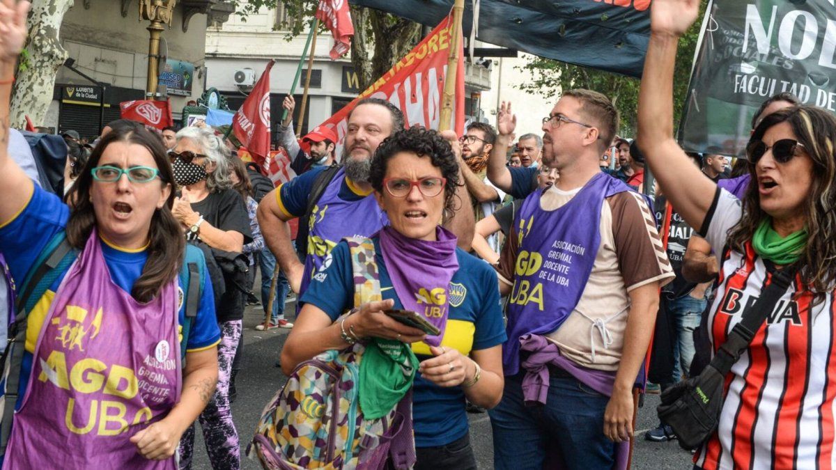 Paro docente en la UBA en repudio a la represión en el Congreso