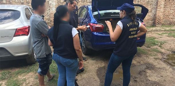 Rosario: detuvieron a dos policías por robar $62 mil