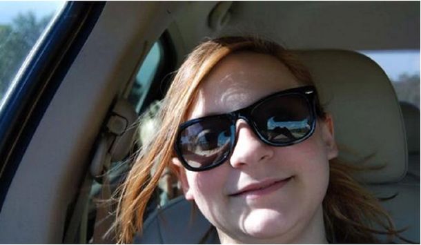 Se sacó una selfie y detrás apareció un fantasma