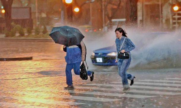 Alerta por fuertes lluvias y tormentas en la ciudad de Buenos Aires