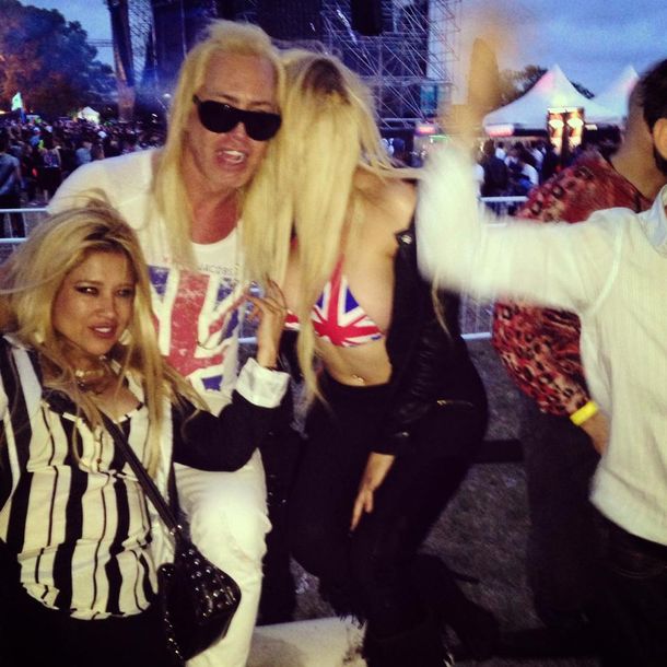 Charlotte Caniggia lució su delantera en la Creamfields