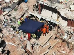 derrumbe en gesell: hallaron un cadaver entre los escombros y ya son dos las muertes